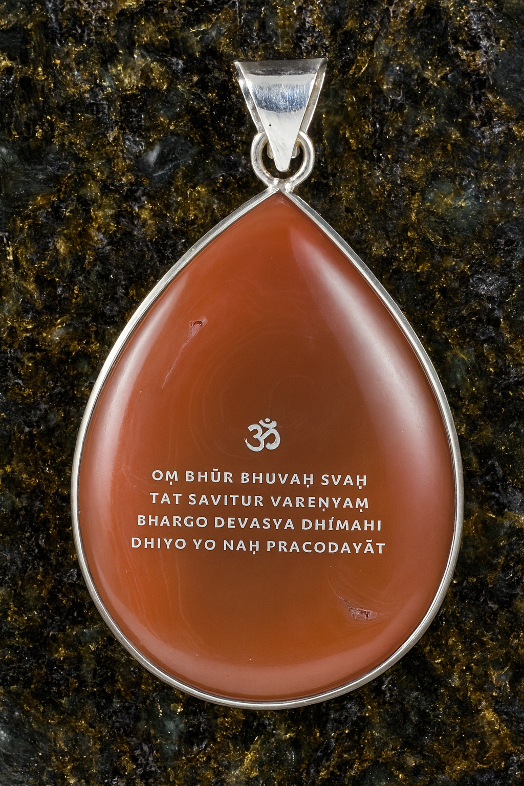 Solar carnelian pendant/